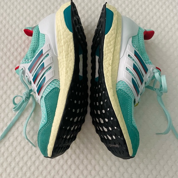 ULTRABOOST DNA 1.0 SHOES - Picture 2 of 9